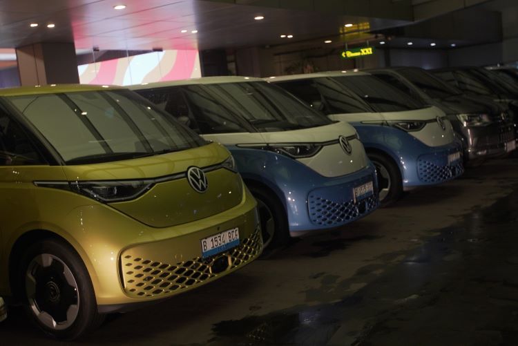 Deretan mobil listrik ID. Buzz yang menjadi model baru dan andalan Volkswagen di pasar elektrifikasi di Indonesia