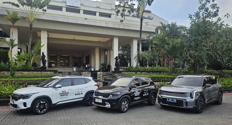 Deretan model Kia yang akan digunakan untuk moblitas para musisi di event Java Jazz 2025