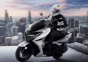 GPX DZ3 2025 Moge Skutik 250 Cc yang Gagah, Futuristik, dan Penuh Fitur Modern