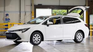 Toyota Corolla Commercial: Saat Legenda Sedan Berubah Jadi "Mobil Pekerja" Bertenaga Hybrid