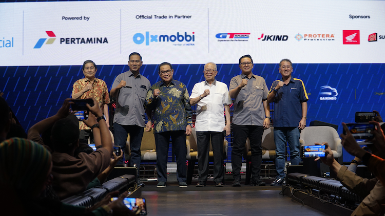 Petinggi Gaikindo, Seven dan Sponsor yang hadir dalam Accra Press Conference jelling GIIAS 2025 di Jakarta, Rabu (18/6)