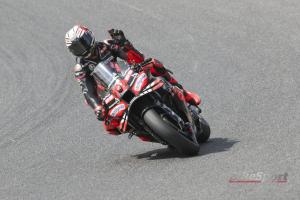 MotoGP 2025 Italia: Marco Bezzecchi Terbang Bersama Aprilia. Kalahkan Rombongan Ducati, Termasuk Marc dan Alex Marquez