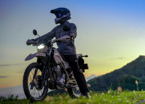 Kawasaki KLX230 Sherpa 2025 Resmi Hadir di Indonesia: Trail Ringan Serba Bisa untuk Siapapun yang Haus Petualangan