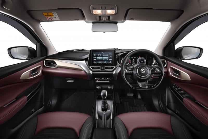 Suzuki Fronx aman dan nyaman digunakan karena kelengkapan fitur yang dibutuhkan untuk berbagai kondisi jalan 