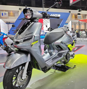 Horizon 300 ABS 2025: Skuter Bergaya Vespa dengan Sentuhan Futuristik, Harganya Lebih Murah dari Yamaha XMAX