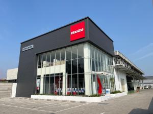 Perkuat Layanan Purna Jual, Isuzu Resmikan Astra Isuzu Margomulyo