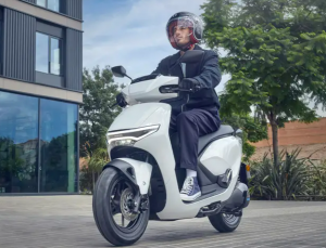 Diskon Gila-Gilaan Ini Alasan Harga Motor Listrik Honda Tiba-Tiba Turun Jadi Rp16 Jutaan