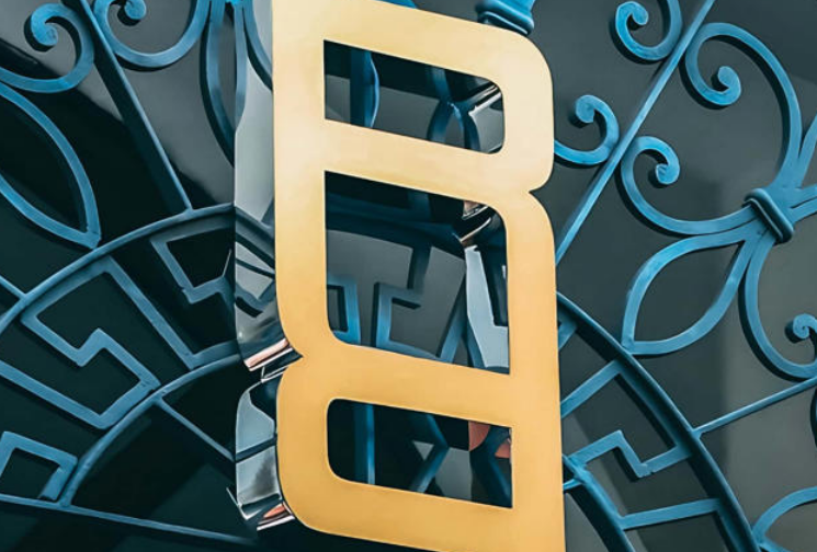 Logo Baru Range Rover Simbol Mewah atau Sekadar Gimmick Visual