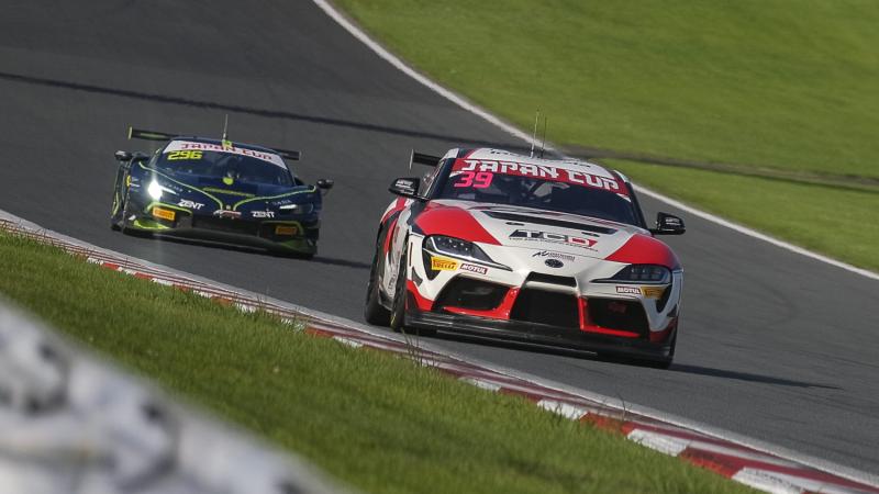 Kuasai Fuji, Duet Maut Haridarma Manoppo dan Seita Nonaka, Antar TGRI Kokoh di Puncak GT4 Japan Cup 2025!