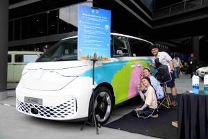 Merayakan Kedatangan ID. BUZZ di Yogyakarta Bareng 75 Tahun VW Bus di Jogja Volkswagen Festival 2025