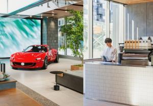 Nikmati Estetika dan Kenyamanan Mazda Trans Aoyama di Booth Mazda di GIIAS 2025 