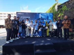 Elang Perkasa Motor Handover 10 Unit Suzuki Fronx ke Pemilik di Padang