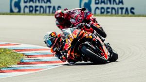 MotoGP 2025 Rep.Ceko: Pedro Acosta Curi Perhatian, Bawa KTM RC16 Raih Podium Perdana