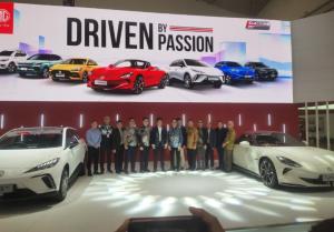 Kejutan MG Indonesia di GIIAS 2025: Luncurkan Varian Terbatas MG4 EV dan Cyberster Warna Baru