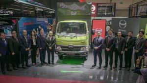 Dukung Bisnis Angkutan, Hino Luncurkan Hino300 Series 136 MDLR di GIIAS 2025   