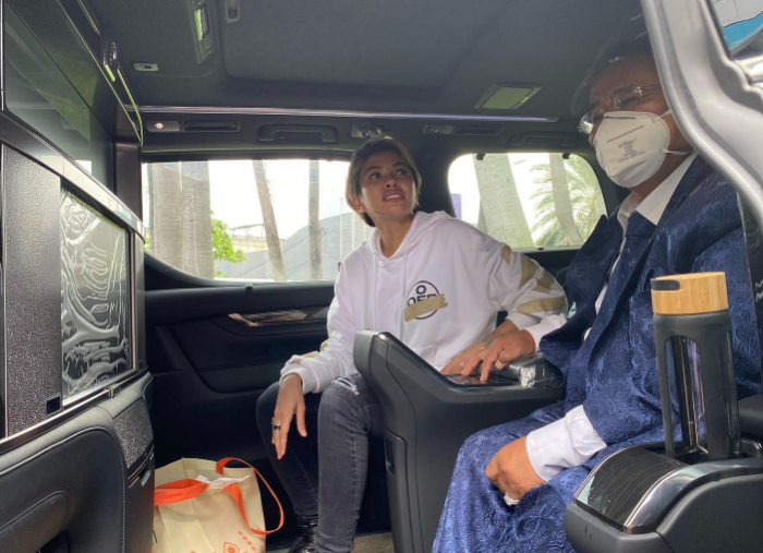 Hotman Paris Lirik MPV Hybrid Rp 2,8 Miliar di GIIAS 2025 Bukan Mobil Biasa