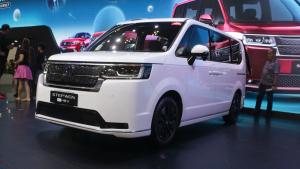 Laris Manis! 200 Unit Terpesan, Honda Mulai Kirim Step Wgn e:HEV ke Konsumen