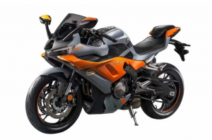 Voge RR 500S Resmi Meluncur Pesaing Serius CBR500R dan Ninja 400 dengan Mesin 4 Silinder Bertenaga