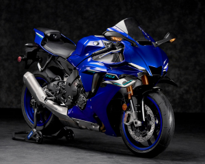 Yamaha R1 2025 Hadir dengan Winglet Pintar Mesin 200 HP dan Teknologi MotoGP