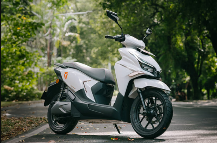 Yadea Velax 2025 Skuter Listrik Futuristik dengan Fast Charging 20 Menit Siap Jadi Primadona Jalanan Kota