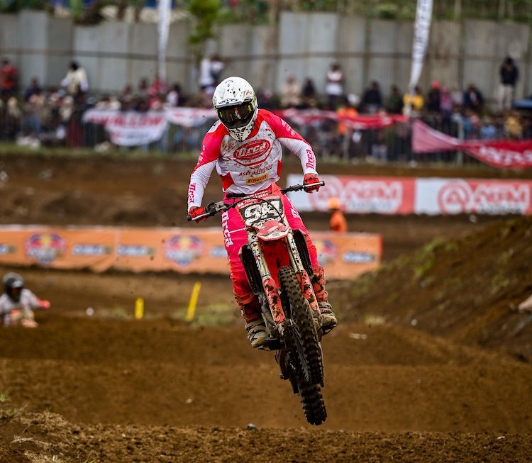 Crosser muda, Arsenio Algifari tampil manukau di balapan menantang