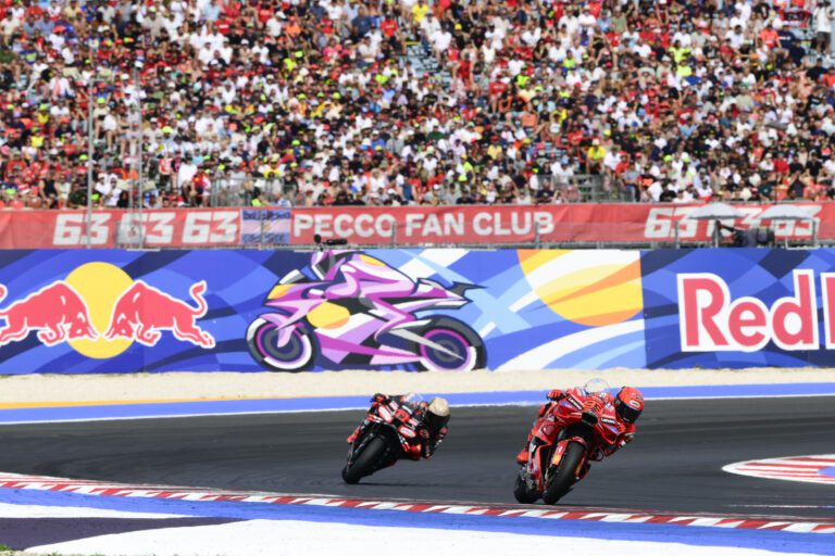 Marc Marquez versus Marco Bezzecchi di San Marino, waktu semakin rapat. (Foto: GnG-bikesport)