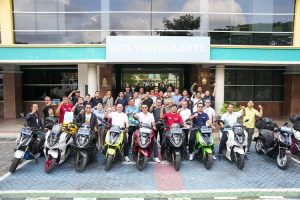 Enam Bikers AOC Berhasil Touring Jakarta-Bali dengan Motor Listrik, Selesaikan 1.170 Km