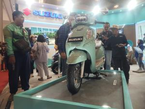 Suzuki Luncurkan Access 125 di IMOS 2025, Skuter Klasik Modern untuk Mobilitas Perkotaan