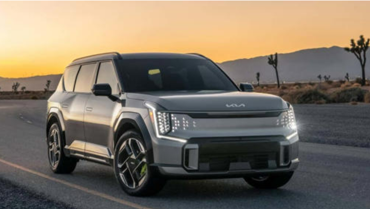 Kia EV6 dan EV9 Kini Bisa Isi Daya Lebih Praktis Berkat Fitur Plug dan Charge