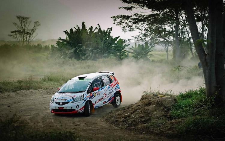 Pereli Diva Zahra menjinakan trek reli di Semarang