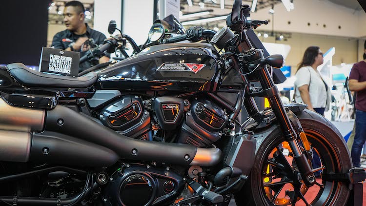 Tampilan Hagar Harley-Davidson Road Glide Whiskey Firestorm yang ikut nongkrong di IMOS 2025