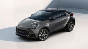 Toyota C-HR 2026 Kini Lebih Agresif, GR Sport Tebar Pesona di Semua Mesin!