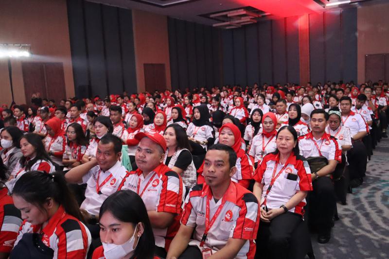 Para sales yang menjadi garda terdepan kemajuan perusahaan Wahana Makmur Sejati 