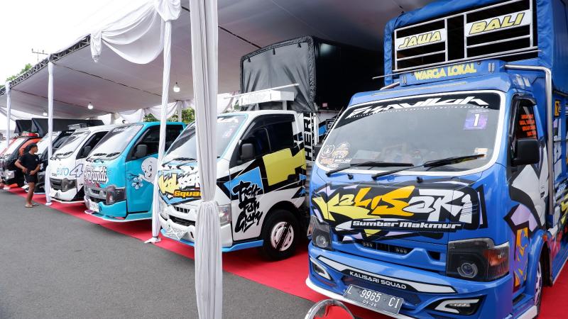 Deretan truk Isuzu Traga yang telah mendapatkan sentuhan modifikasi 