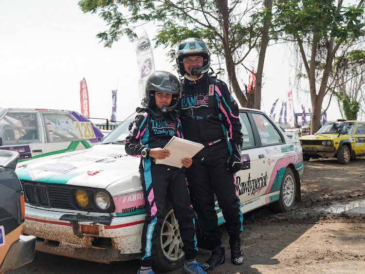 Rifat Sungkar semringah bersama anaknya usai menjalani reli Semarang