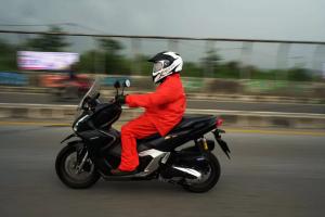 Hadapi Musim Hujan, SRP WMS Himbau Pemotor Perhatikan Hal Ini