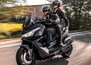 BMW C 400 GT vs Voge SR4Max Skutik Premium Satu Platform, Dua Dunia Berbeda