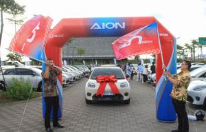 GAC Indonesia Resmi Melakukan Handover AION UT kepada Konsumen