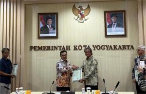 Beri Kontribusi untuk Ekonomi Masyarakat, Isuzu dan ISCP Terima Penghargaan dari Pemkot Yogyakarta