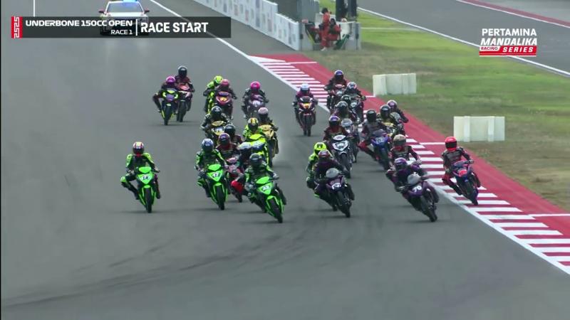 Keseruan balapan di Mandalika Racing Series 2025 kelas 150cc
