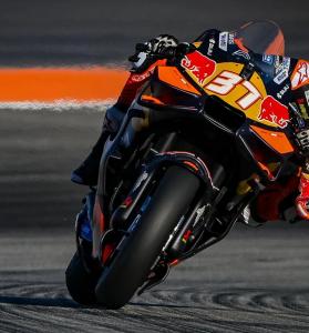 MotoGP 2025 Valencia: Pedro Acosta Pimpin 10 Pembalap ke Q2, Francesco  Bagnaia Tak Jua Bergerak