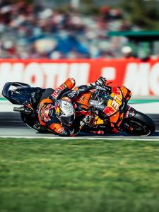 MotoGP 2025 Valencia: Marco Bezzecchi Cetak Rekor Aprilia dan Pedro Acosta Gusur Francesco Bagnaia. Masih Rusuh di Grup 10 Besar 