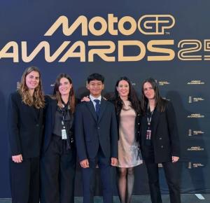 Bangga! Veda Ega Pratama Terima Penghargaan di FIM MotoGP 2025