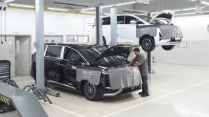 Denza Tunjuk 10 Dealer Resmi BYD Sebagai Bengkel Standar Internasional, Hadirkan `Luxury Lounge` Eksklusif!