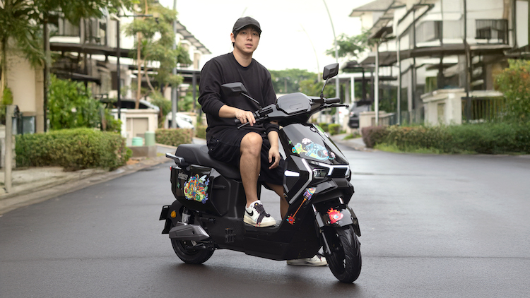 Tampilan menggoda motor listrik Ofero dengan seni mural