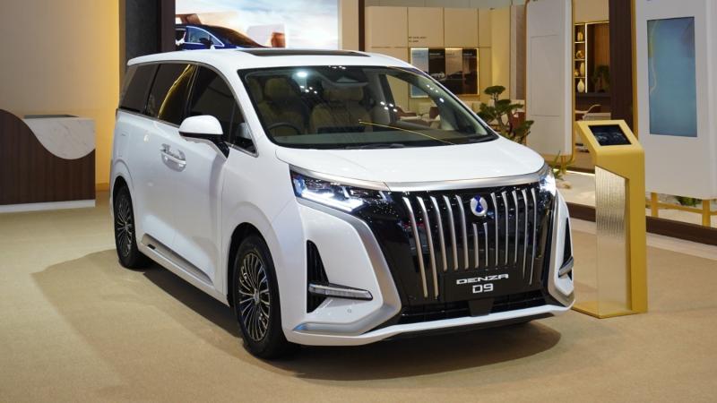Denza D9 di GJAW 2025 (Foto: BYD / Denza)