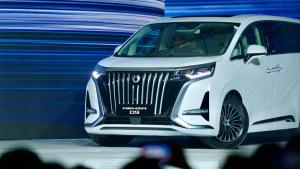 Setahun Meluncur, Denza D9 Jadi Raja EV Premium Indonesia