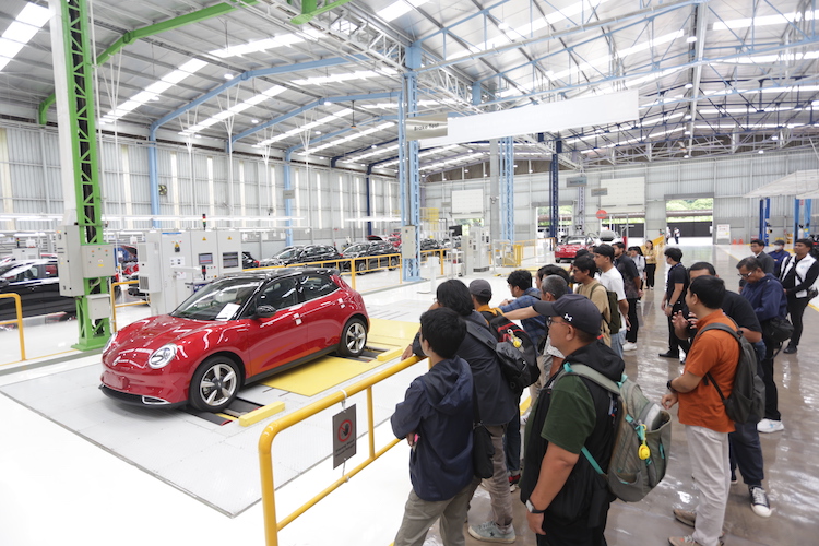 Produksi Mobil Listrik ORA 03 di fasilitas manufaktur Inchcape