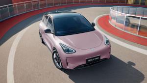 Geely EX2 Sukses Rebut Hati 800 Test Driver Muda di GJAW 2025