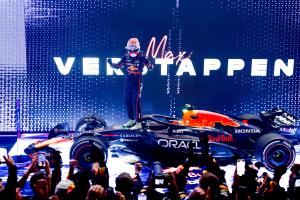 F1 2025 Abu Dhabi: Tak Pedulikan Taktik McLaren. Max Verstappen Santai dan Anggap Bonus Jika Dapat Gelar F1 Kelima